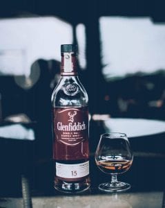 Glenfiddich flaske med glas